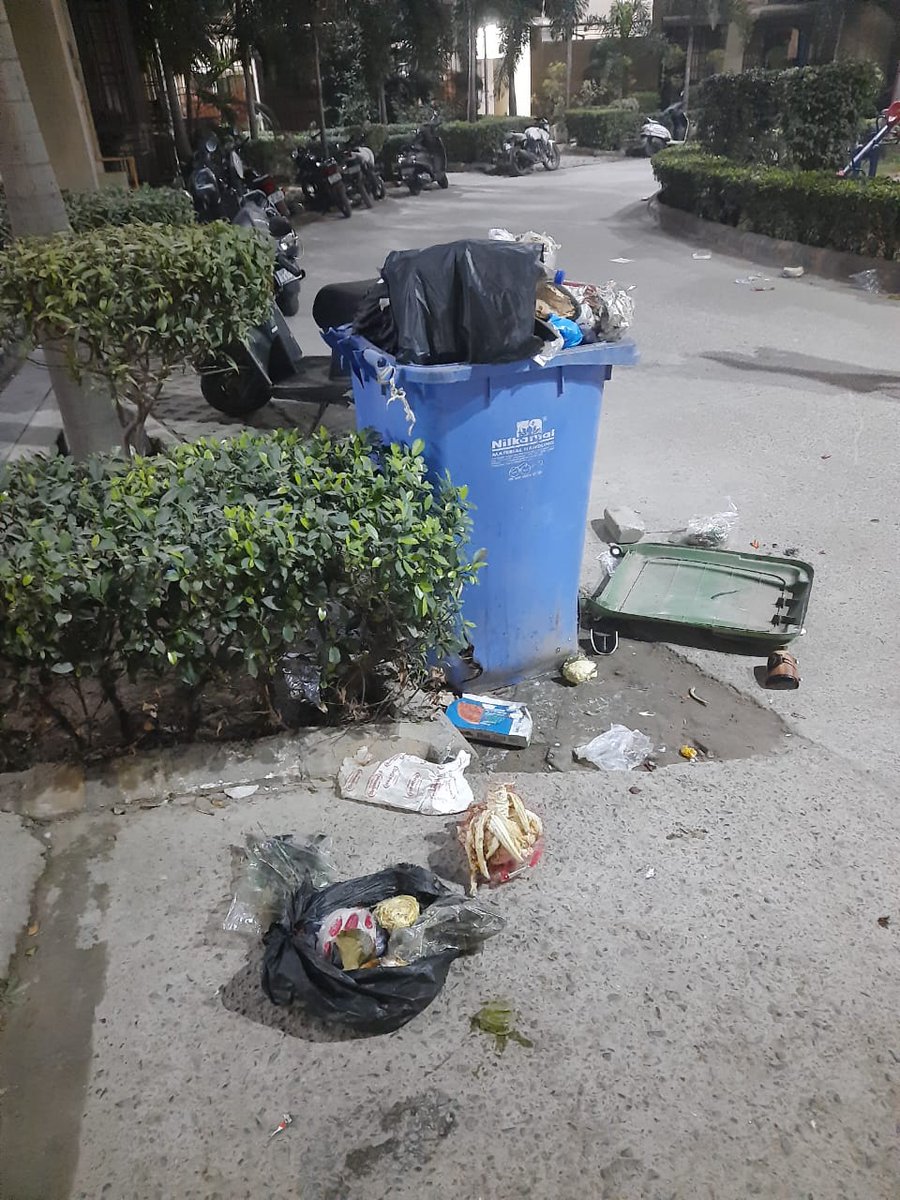 NSector75's tweet photo. @noida_authority #Noida @CeoNoida @SwachhBharatGov https://t.co/z826TeNCRR
