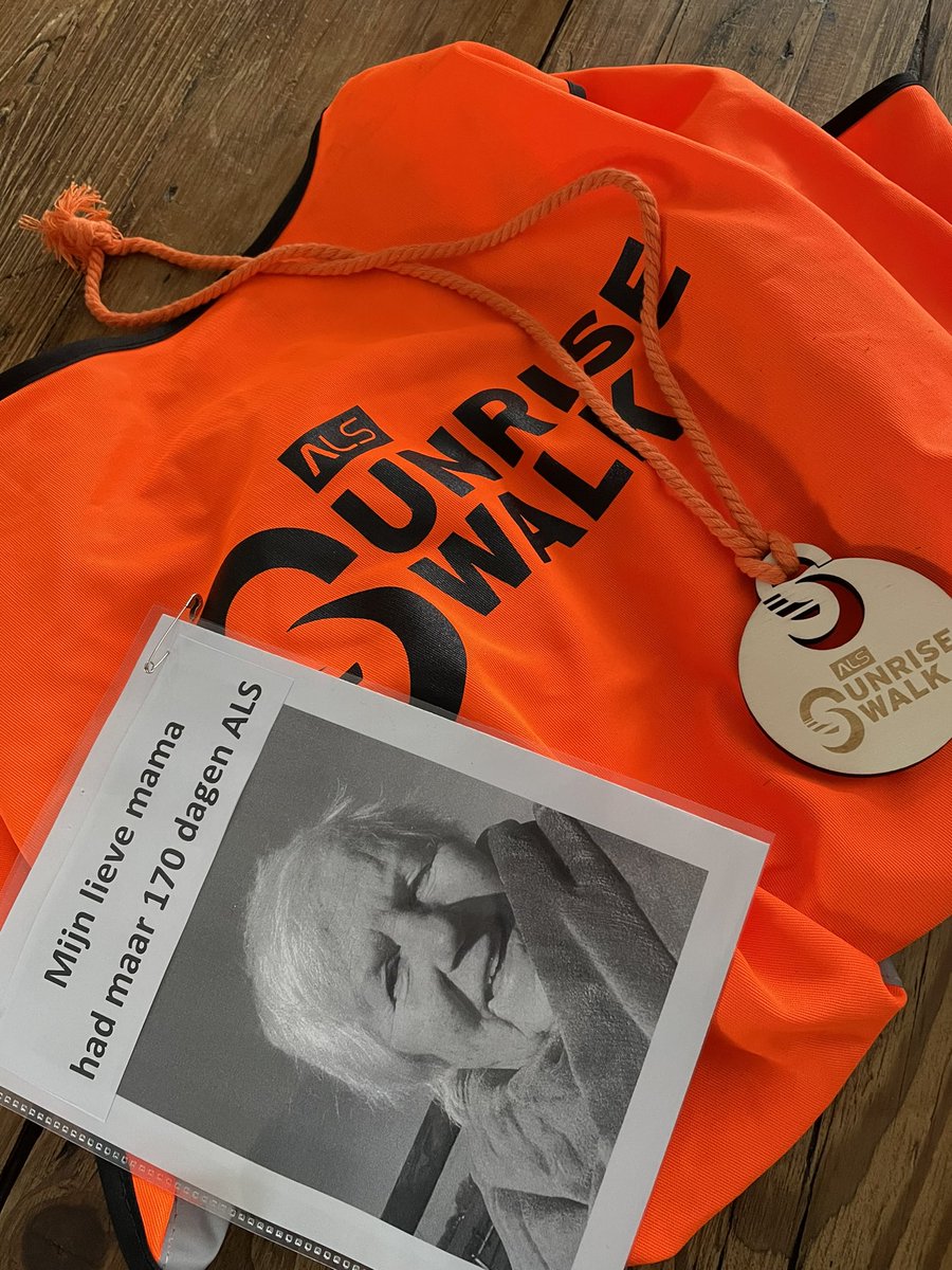AlpeduEs's tweet photo. 5 km voor de Sunrise Walk voor ALS werden er uiteindelijk 13… Met mijn lieve moeder in mijn ❤️… De opbrengst was fantastisch, meer dan 700.000 euro. #ALS https://t.co/nuhjTGa7QE