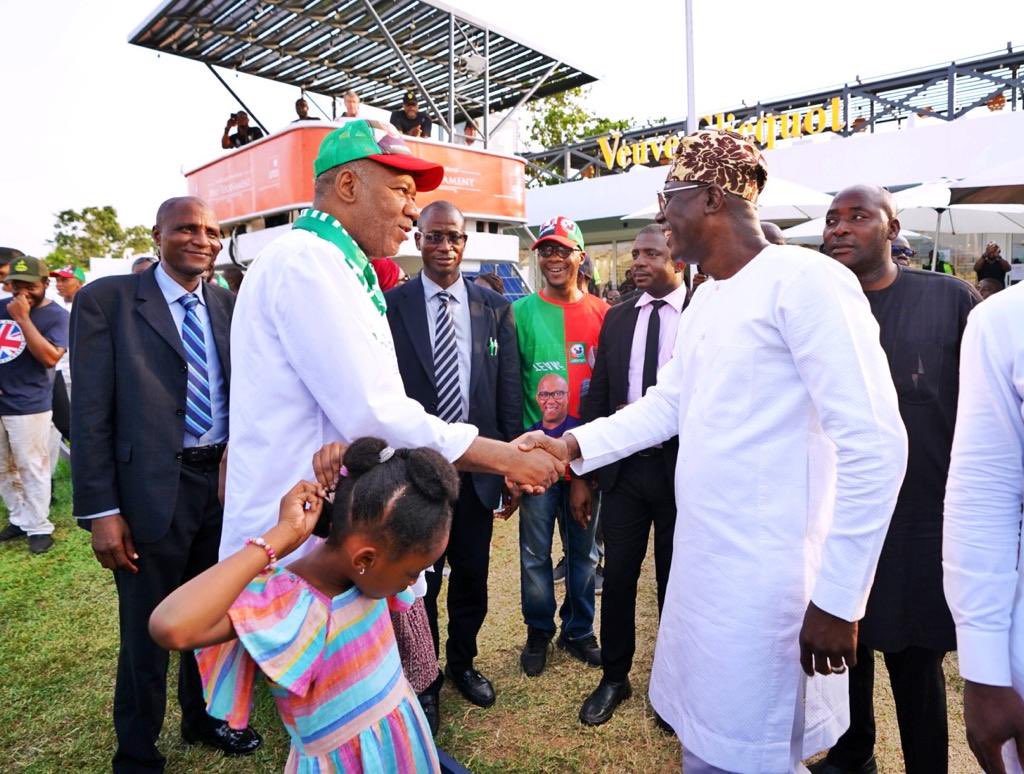 Their VP went to chill at Polo Club jejely and quickly used the opportunity to hail the big boss, the Performing Governor 😁😁😁