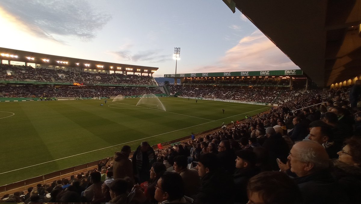 ATUCOR2's tweet photo. Os toca dar el callo a vosotros, EQUIPO! Nuestro Reino está preparado...
#forzaccf
@CordobaCF_ofi https://t.co/0UQyWecXlH