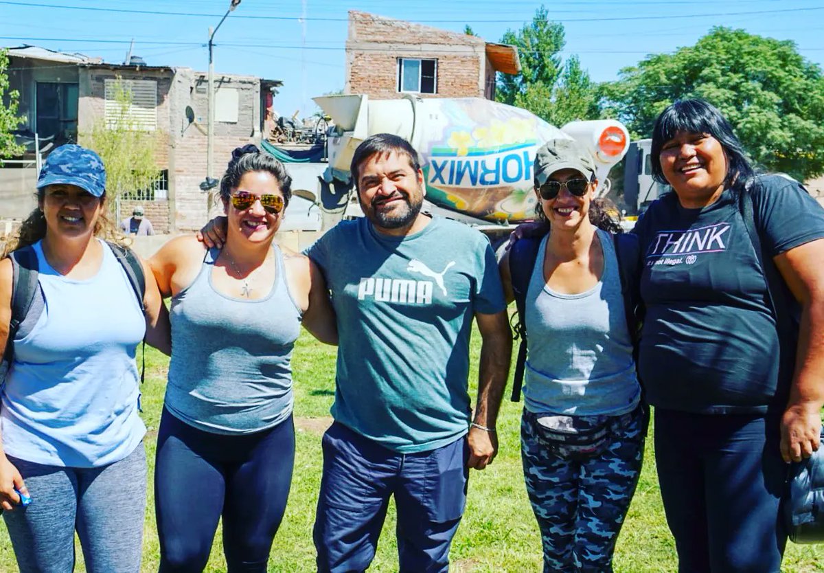 marialauracayun's tweet photo. Sábado de Militancia #PuertaAPuerta #circuto62A https://t.co/Gb64zu7tBw #AdriLopez   Camino al #16A hay equipo @MarcoZapata_nqn seguimos juntos y mas unidos que nunca Vamos MPN @marcoskoopm @MarianoGaidoOk @Geraneuquen  💙💙💙💪 https://t.co/UyY0QzmKJl