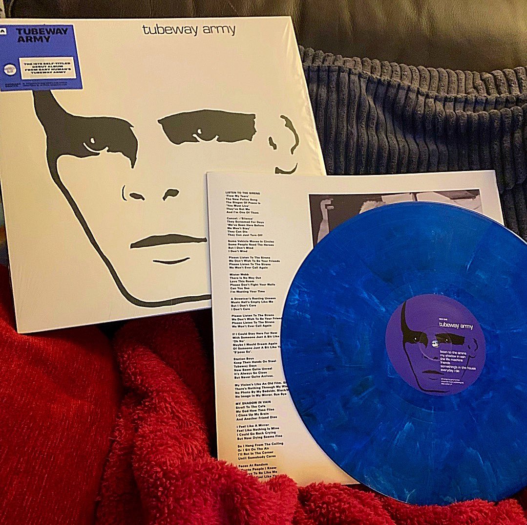 andylancelot's tweet image. Oh ‘tis a thing of beauty 
#TubewayArmy
#BlueAlbum 
#GaryNuman

Sits nicely next to the one I got as a teenager…
@GNDiscography @numanofficial
