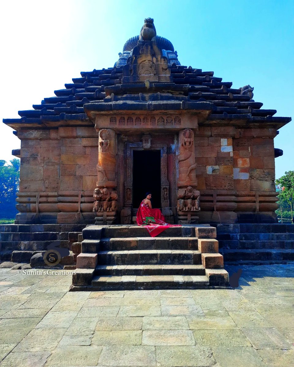 SPattachitra's tweet photo. Rajarani temple  #Bhubaneswar A temple of architectural marvel &amp; beauty.
#Shoot for #pattachitra #saree #Rajaranitemple #templesofodisha #designersaree #artwork #SareeTwitter  #handpaintedsaree  #Indian #painting #picoftheday #sareefashion #Fashion #sunitascreations 7008458388 https://t.co/ao5x8tgtnH
