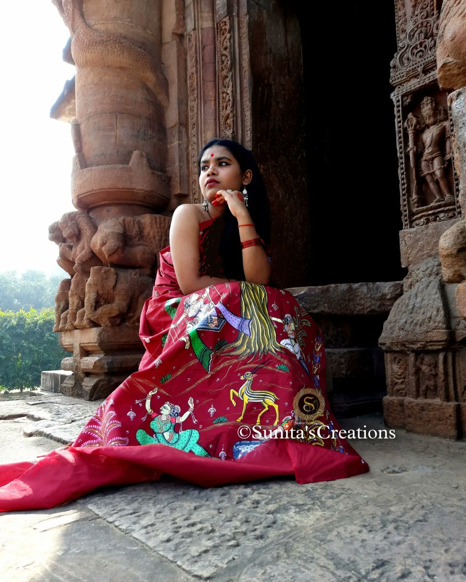SPattachitra's tweet photo. Rajarani temple  #Bhubaneswar A temple of architectural marvel &amp; beauty.
#Shoot for #pattachitra #saree #Rajaranitemple #templesofodisha #designersaree #artwork #SareeTwitter  #handpaintedsaree  #Indian #painting #picoftheday #sareefashion #Fashion #sunitascreations 7008458388 https://t.co/ao5x8tgtnH