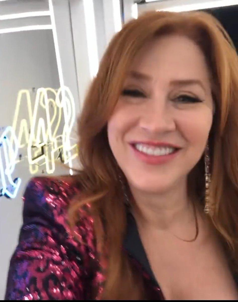 heaven ⛅ on Twitter "*Kicking my feet and twirling my hair*💞💞"