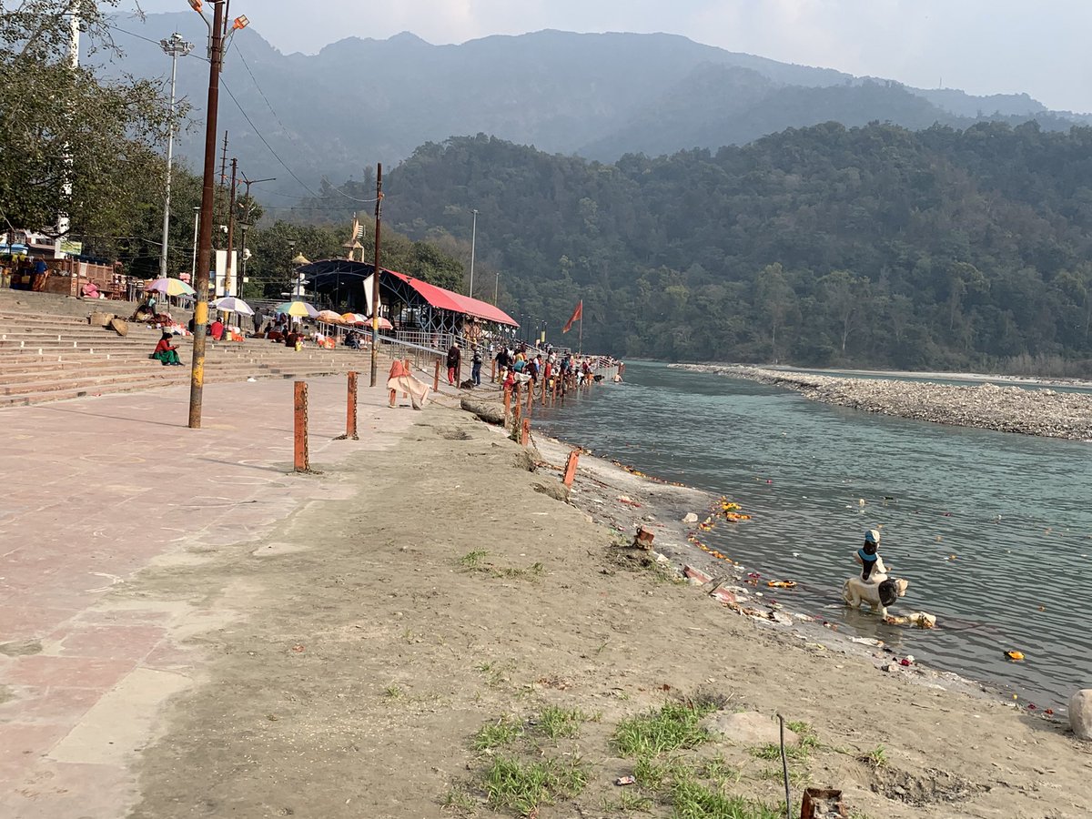 aparnavishwas's tweet photo. The calm waters of the Ganga running deep makes you so reflective of life , death and what we could achieve between these two destinations .. mind blowing indeed the whole experience of the Ganga Arti at Triveni ghat - Rishikesh https://t.co/euapUodOlw