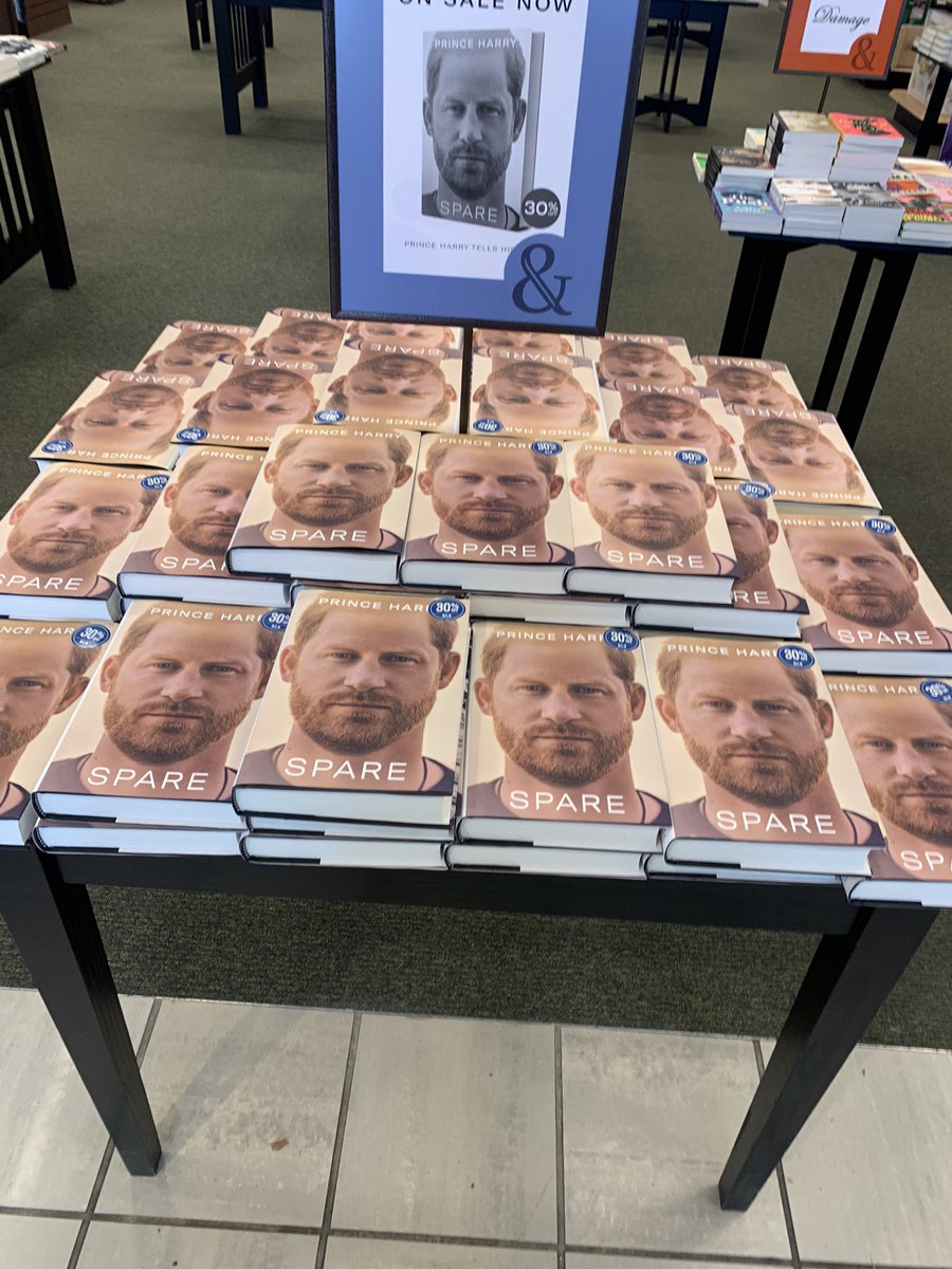 xasserole's tweet photo. This was frightening to walk by https://t.co/Cz1It1OOzZ