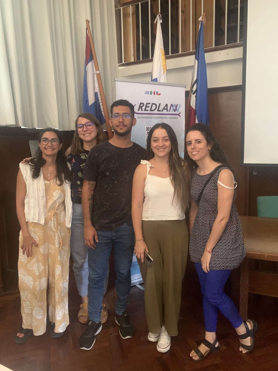 ¡Hoy celebrando #DiaDeLaMujerYLaNiñaEnLaCiencia presentaron estudiantes del curso de PEDECIBA,
DAÑO AL SISTEMA NERVIOSO Y NUTRIGENÓMICA: ABORDAJES DIETARIOS PARA LA NEUROPROTECCIÓN! ¡Organizadoras: Dras. Silvia Olivera y Carmen Bolatto!

<a href="/investigauy/">Investiga uy</a> #mujeresinvestiga #11F