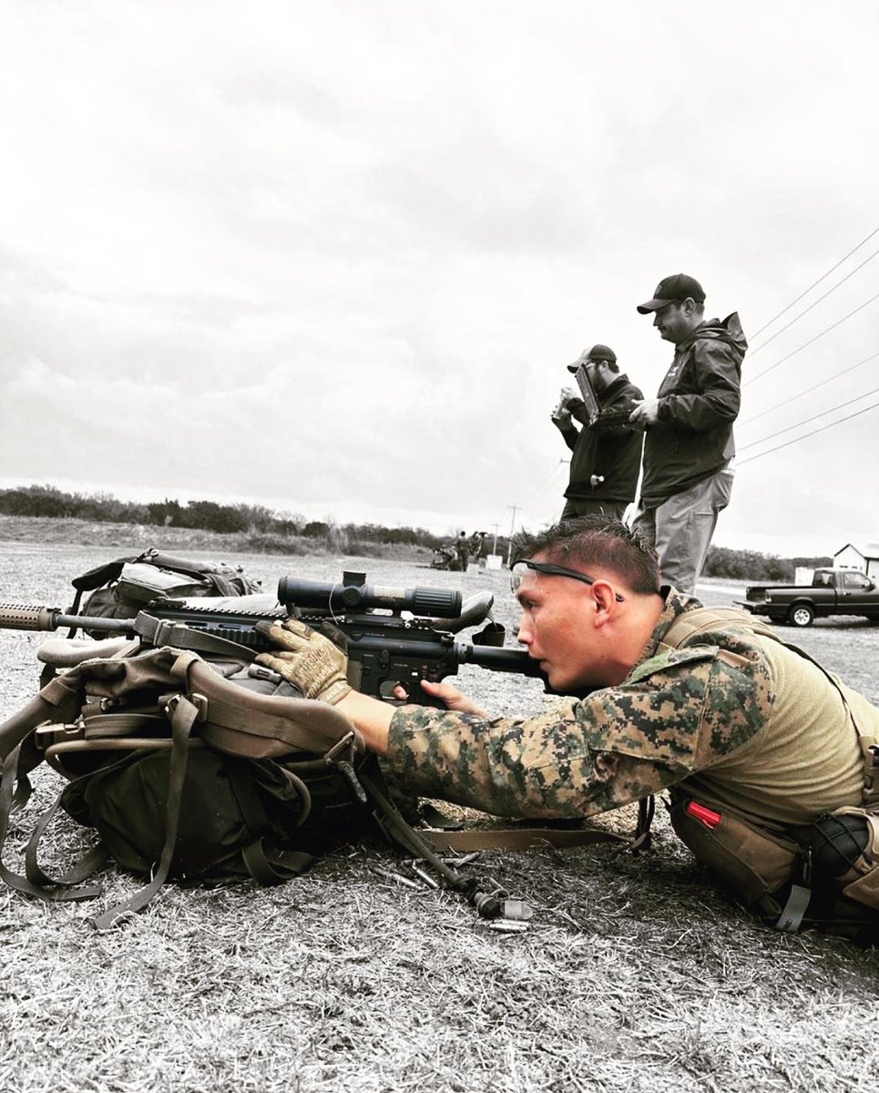 4th_MarDiv's tweet photo. Recon Marines and Sailors of 4th Recon Bn conducted a 5-day Precision Shooting Course designed to familiarize and test the M27 rifle with the Squad Combat Optic (SCO) and the new Recon Weapons Kit (RWK)
#usmc #usnavy #usmcrecon #soidc #reconsniperfoundation #navysarc #reddiamond https://t.co/8hFtHPAYrm