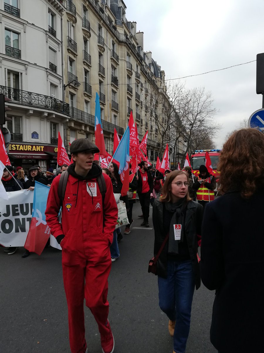 Le retour de <a href="/_snatch_1/">CAMARADELOCKIDOCKI</a> dans les cortèges du <a href="/MJCF75/">Jeunes Communistes 75</a> 🤩