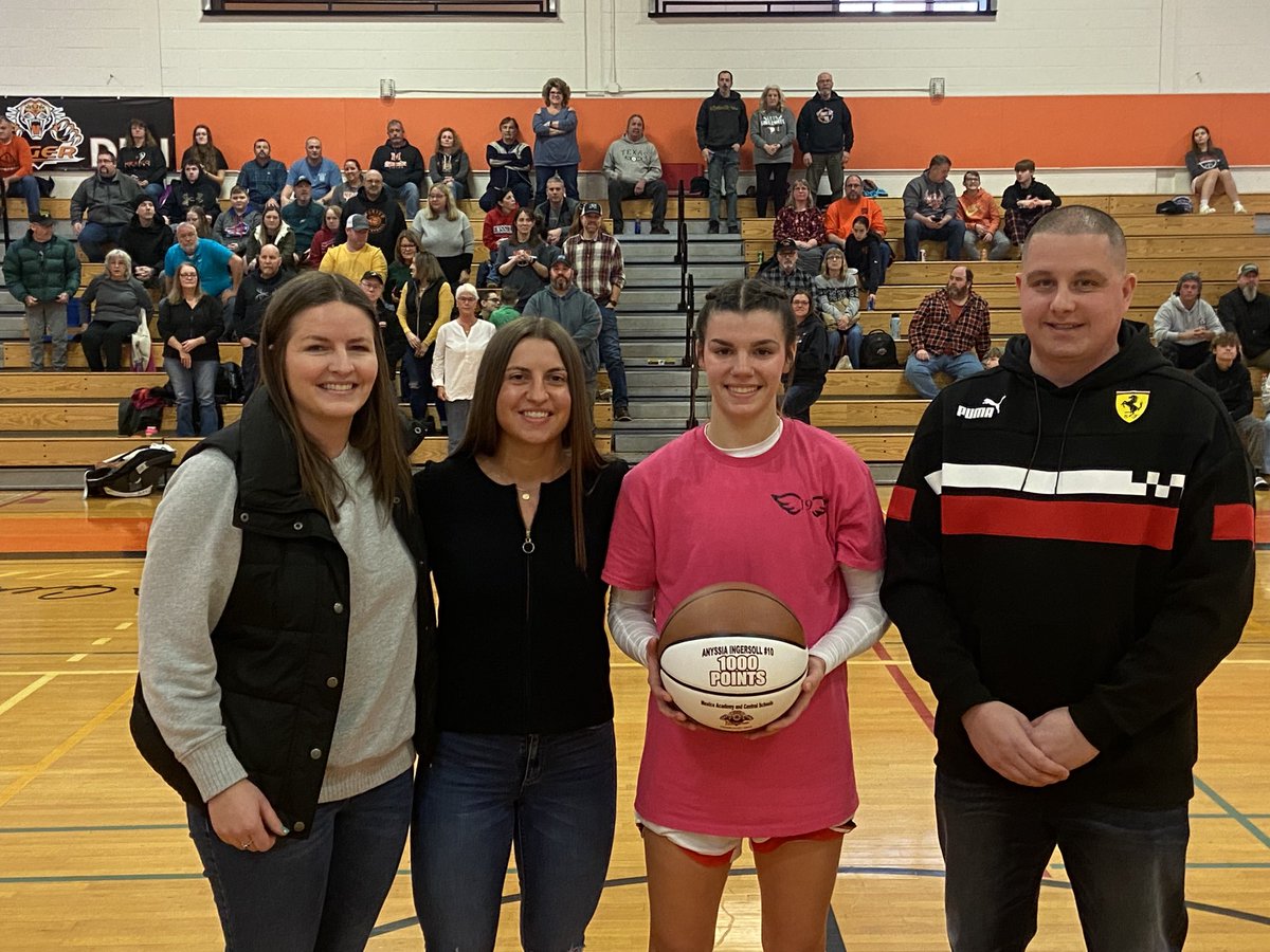 Our other three 1000 point scorers in school history came together to celebrate today as Anyssia became the 4th to join the 1000 point club.  Pictured with Anyssia is Kristina Lavery (1114 points), Kendra Harter (1077 points), and Kyle Reuter (1676 points). ⁦Congratulations!