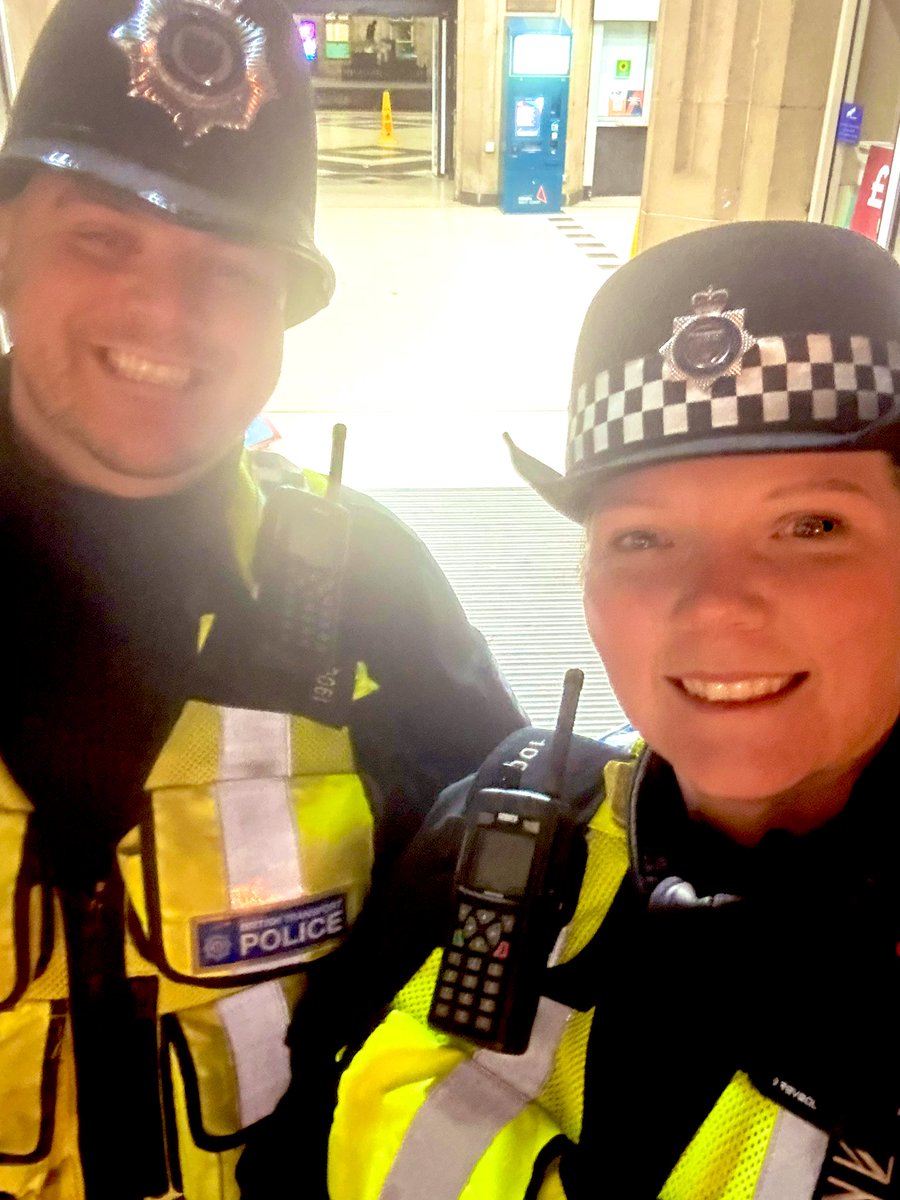 Happy Saturday from the team in #Carlisle. The rail network has been busy today. We are out on patrol if you need us. 

Don’t forget to download the #RailwayGuardian app if you are travelling by train. 

Or you can get us by text on 61016

👮‍♂️ 🚔