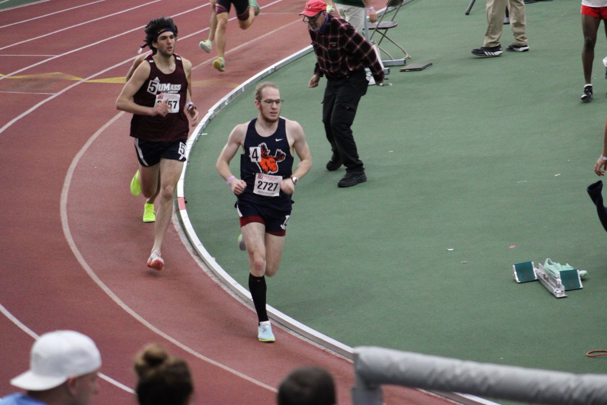 UticaXCTF's tweet photo. Hayden Lohmann drops a nice PR in the 800m with 2:00.44, good for #7 All-Time #uticatf #valentineinvite @UCPioneers https://t.co/EPyYqgN6i8