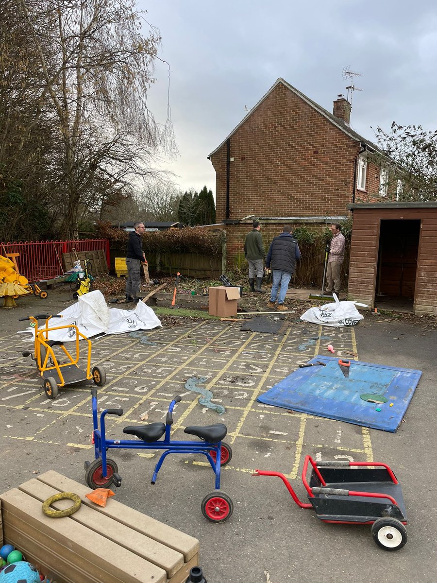 A big thank you to everyone who helped at the school today gardening, tidying, widening paths and dismantling old sheds. It looks amazing.  A special thank you to Mr Rogers for organising the event.