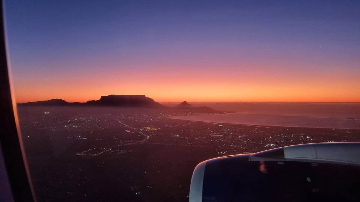 On my way to Vegas...through Cape Town...must be the most beautiful city on earth!! #nofilterneeded