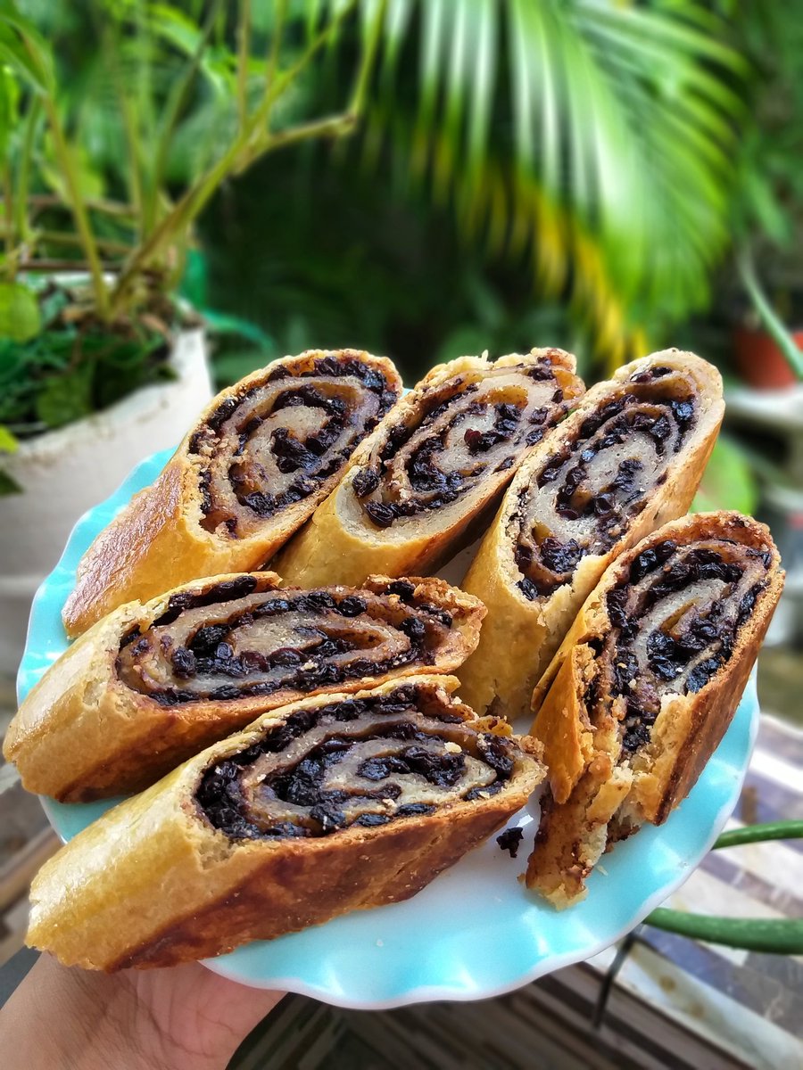 Kassie_AM's tweet photo. And I made him his homemade Currants Roll today! 🥳🎉💖 https://t.co/06v6Xprx1S
