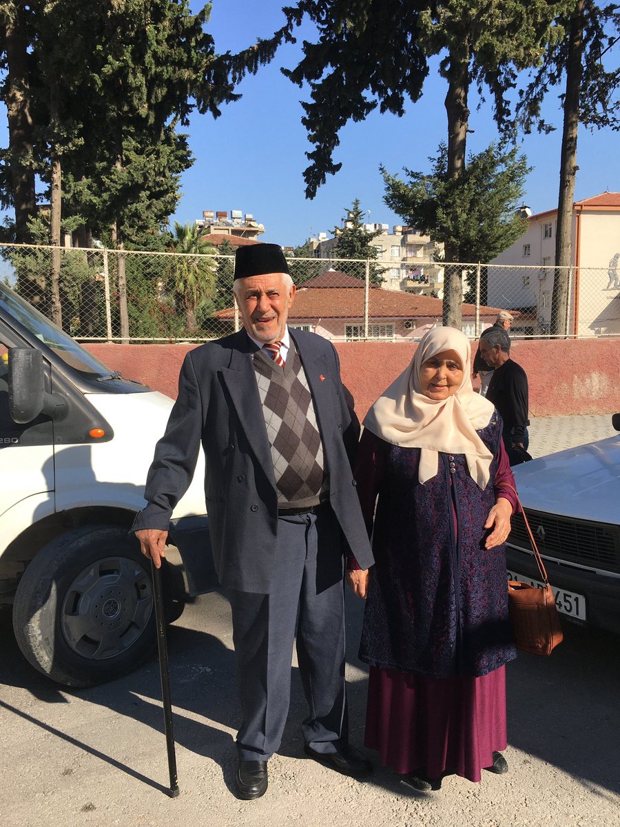 justtheyamumiii's tweet photo. DEDEMLERİN BİNASINDA ARAMA ÇALIŞMALARI BİTTİ ENKAZDA BULUNAMADI BABAANNEM DEDEMİN KAPIYA DOĞRU GİTTİĞİNİ SÖYLEMİŞ BİR YERE SIĞINMIŞ BİZE ULAŞAMIYOR YA DA BİLİNCİNİ KAYBETMİŞ HATIRLAMIYOR OLABİLİR GÖREN BENZETEN VARSA BİZE ULAŞSIN ESENLİK MAH HAYRETTİN ÖZKAN OKULU CİVARI
#antakya https://t.co/oUwnWcqltL