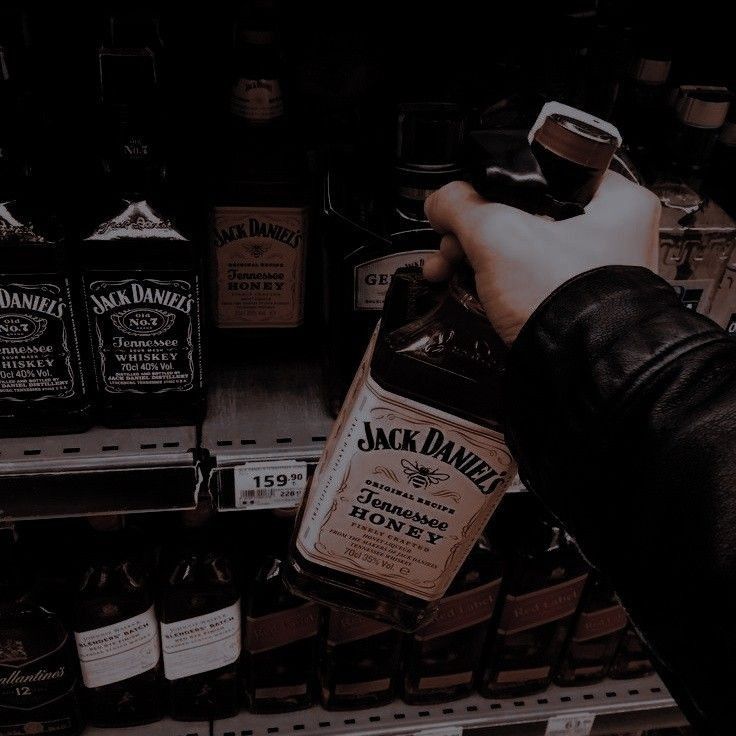 а вы что думали, учителя по выходным в храм на службу ходят? спешу вас расстроить. кстати, не откажусь от хорошей компании, сегодня я угощаю.