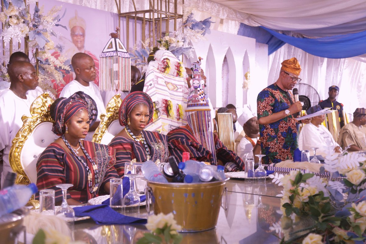 mlgca_lasg's tweet photo. Earlier today I was at Ibeju-Lekki LGA to represent Mr Governor; @jidesanwoolu at the coronation ceremony of His Royal Majesty; Alaiyeluwa, Oba Waliu Olasunkanmi; the Onibeju of Ibeju-Lekki Kingdom.
#ForAGreaterLagos
#IgbegaIpinleEko
#AjumoseNi
#mlgca
#BiBiiRe https://t.co/LJQpEf0nfe