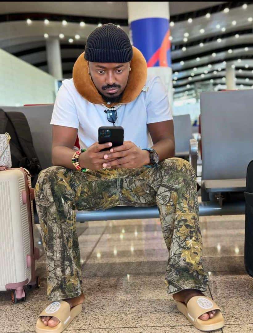 quality_sizo's tweet photo. Okufana kwo'musajja kupimwa kilooto kyeyaloota ko n'amakuboge yakwata 
People  with some piece of mind should understand such lyrics from #kyaani @YkeeBenda https://t.co/0OYbrdA4ZV https://t.co/NE6RGeIh10