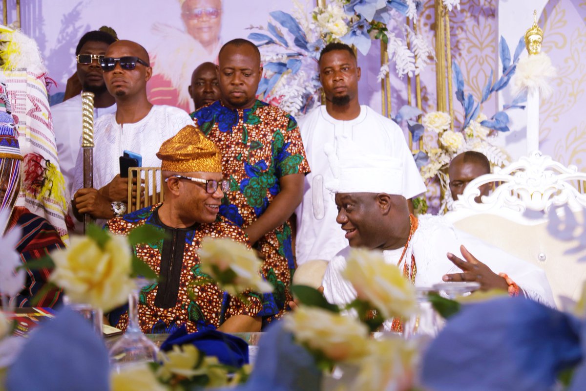 mlgca_lasg's tweet photo. Earlier today I was at Ibeju-Lekki LGA to represent Mr Governor; @jidesanwoolu at the coronation ceremony of His Royal Majesty; Alaiyeluwa, Oba Waliu Olasunkanmi; the Onibeju of Ibeju-Lekki Kingdom.
#ForAGreaterLagos
#IgbegaIpinleEko
#AjumoseNi
#mlgca
#BiBiiRe https://t.co/LJQpEf0nfe