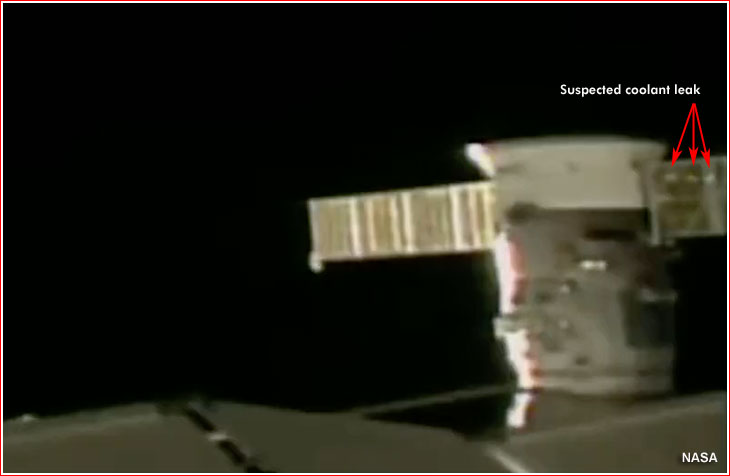 RussianSpaceWeb's tweet photo. Leak from Progress MS-21 appears to be less extensive than a similar loss of coolant on #Souyz MS-22 in December, but it seemingly originated from the same area of a radiator.
UPDATES: https://t.co/yz2HpllnhJ https://t.co/vi654ZJLEX