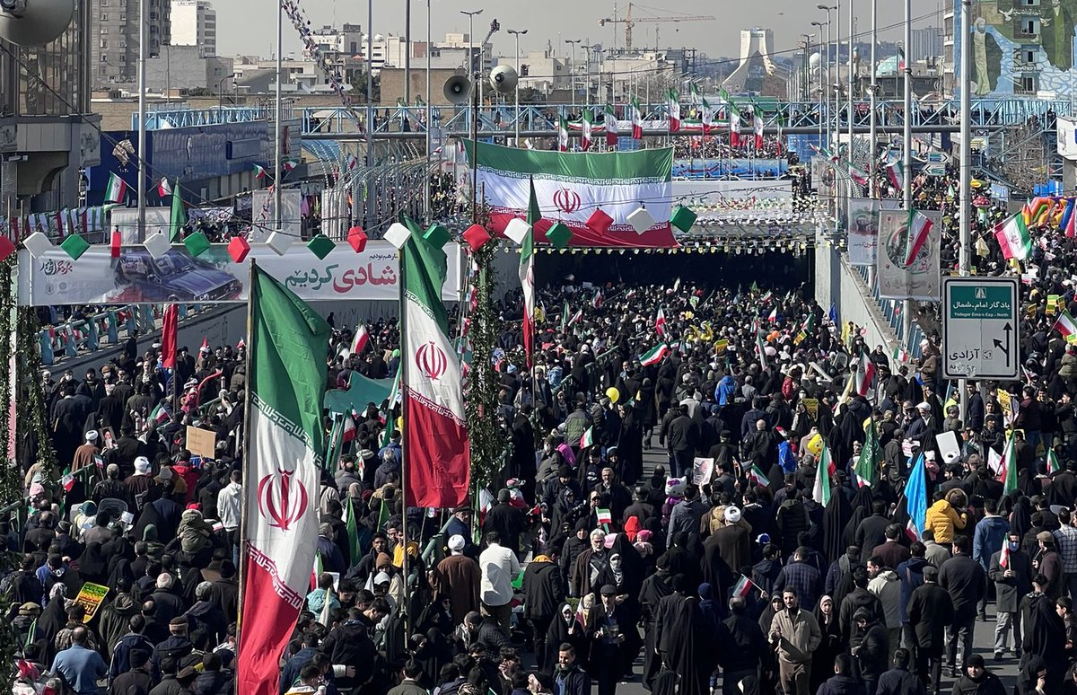 IranZaminfr's tweet photo. 📸| Quelques images des manifestations à travers le pays aujourd'hui : https://t.co/jClpRVefmv
