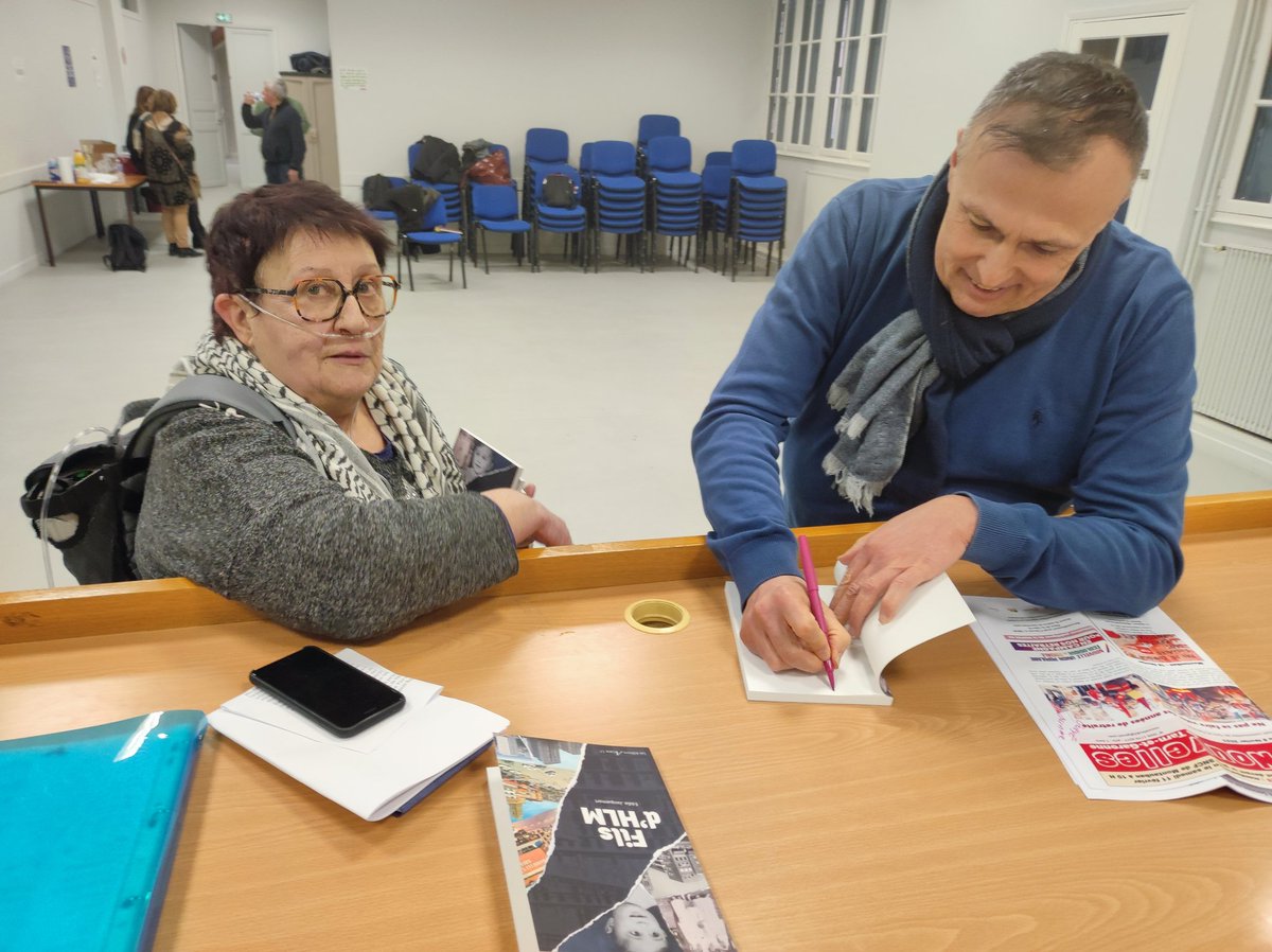 juliensueres's tweet photo. Superbe initiative cette après-midi de @La_CNL #TarnetGaronne avec un beau débat sur le logement social, les témoignages d'@EddieJacquemart et les contributions de @MariePique46 vice-présidente de la région.
🙏 Merci aux élus, aux militants et citoyens pour leurs interventions. https://t.co/17jm7WIC8H
