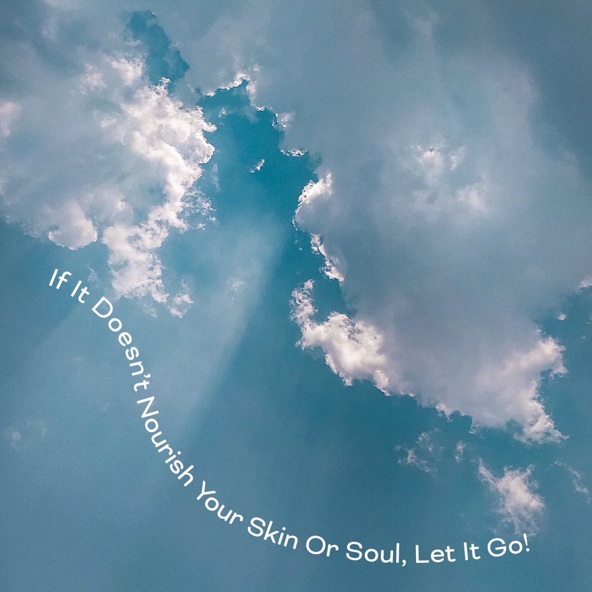 PeriSkinCare's tweet photo. Life is too short to let negativity run your mind. Focus on things that bring joy to your day. 😌 Whether that means journaling, taking walks, or curating a skin care routine, it's important to carve out some "me-time" for yourself every day. ✨
#PeriSkincare #Sofiel https://t.co/cmZiKTYTYu