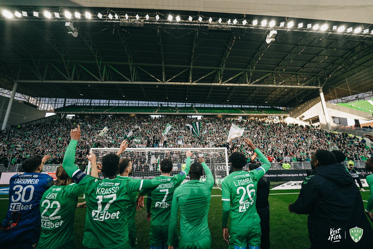 ASSEofficiel's tweet photo. Ce stade. Ces moments. 💚 https://t.co/FoHziWJMvE