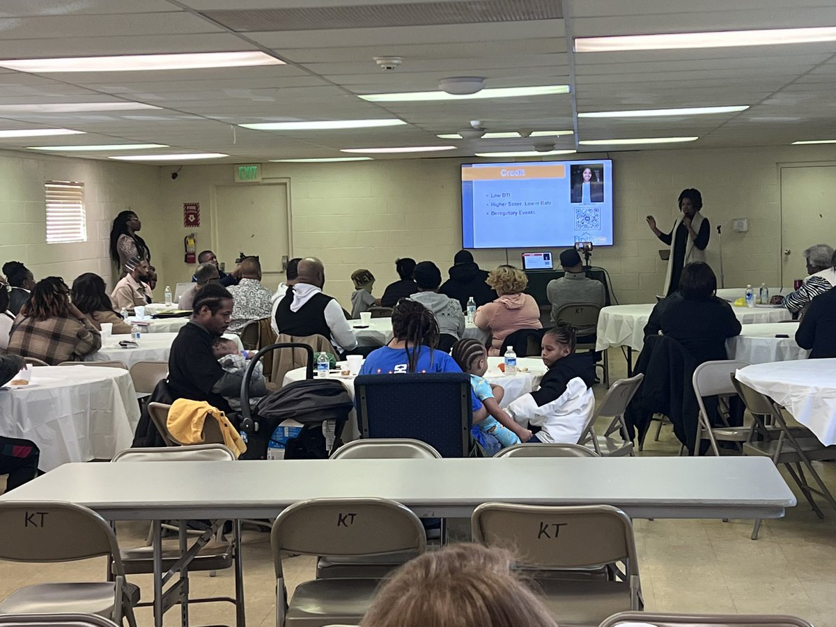Constablekallen's tweet photo. Spent my morning bragging on @IPSSchools and the benefits of purchasing homes in our district at the Home buying: Back to the Basics workshop with
Team Russell. #StrongerTogetherIPS https://t.co/qw0ZhO2uUr