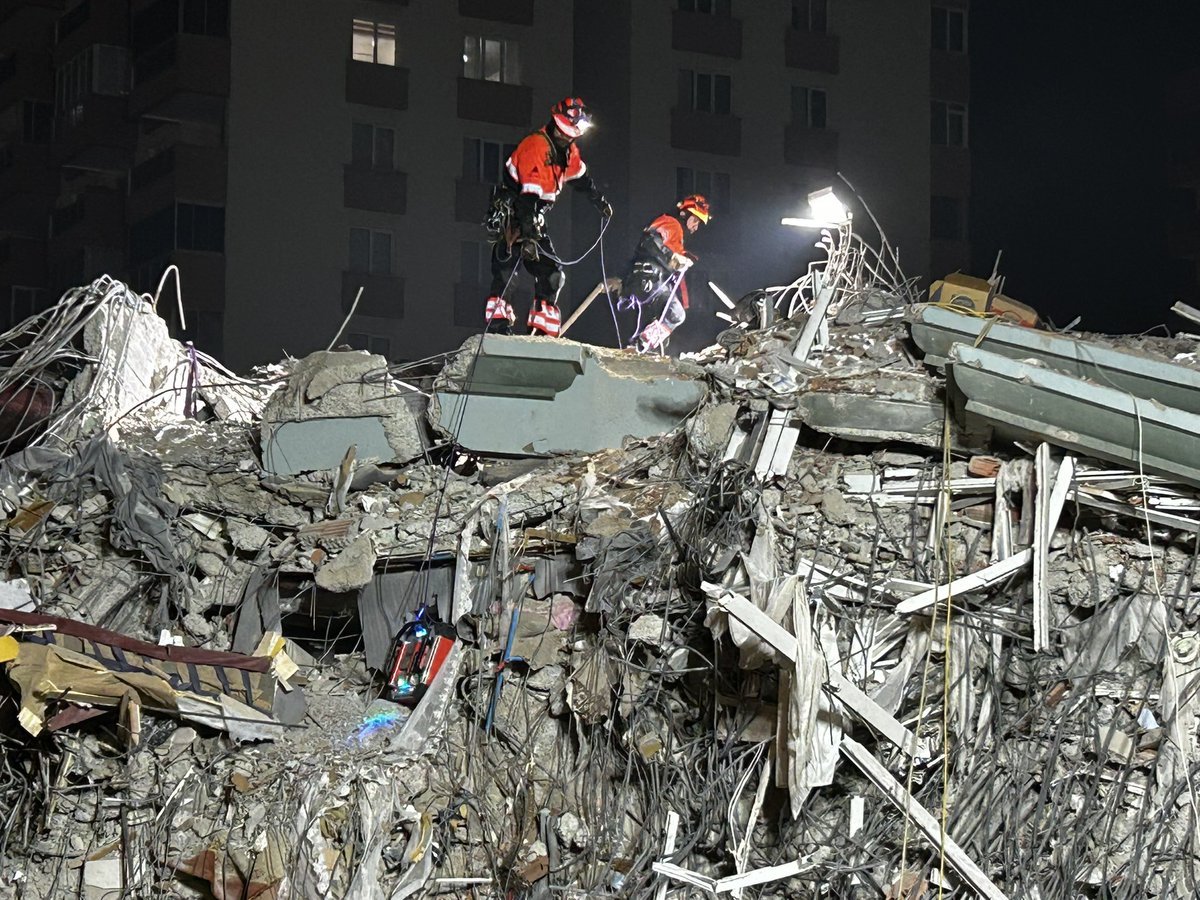 RITopos's tweet photo. RIT en labores de búsqueda #LifeLocator #earthquakeTurkiye https://t.co/JhJrRATMgp