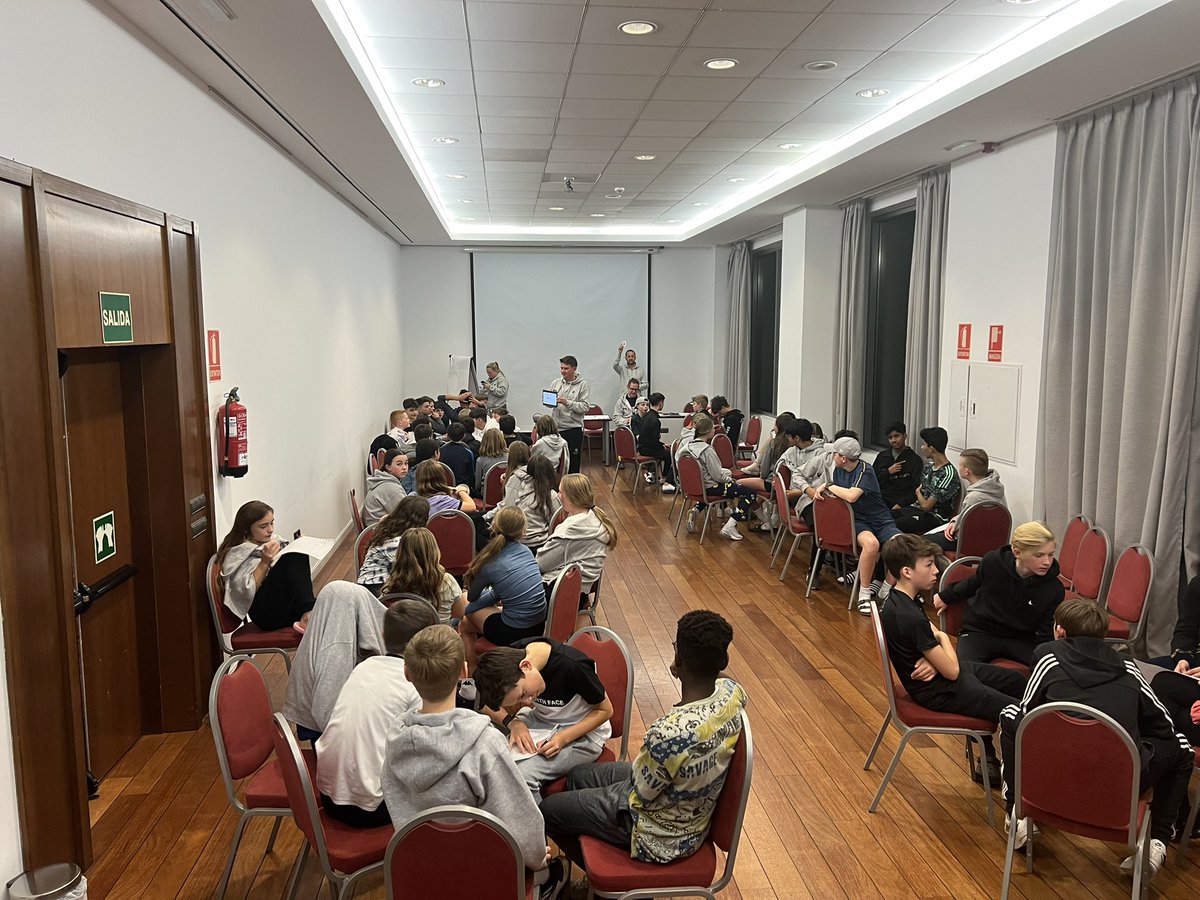 Farringtons PE Department tweet media