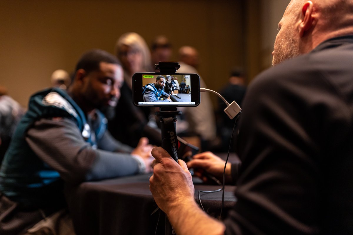 Eagles's tweet photo. All eyes on us  

#SBLVII | #FlyEaglesFly https://t.co/OgODL1IPGC