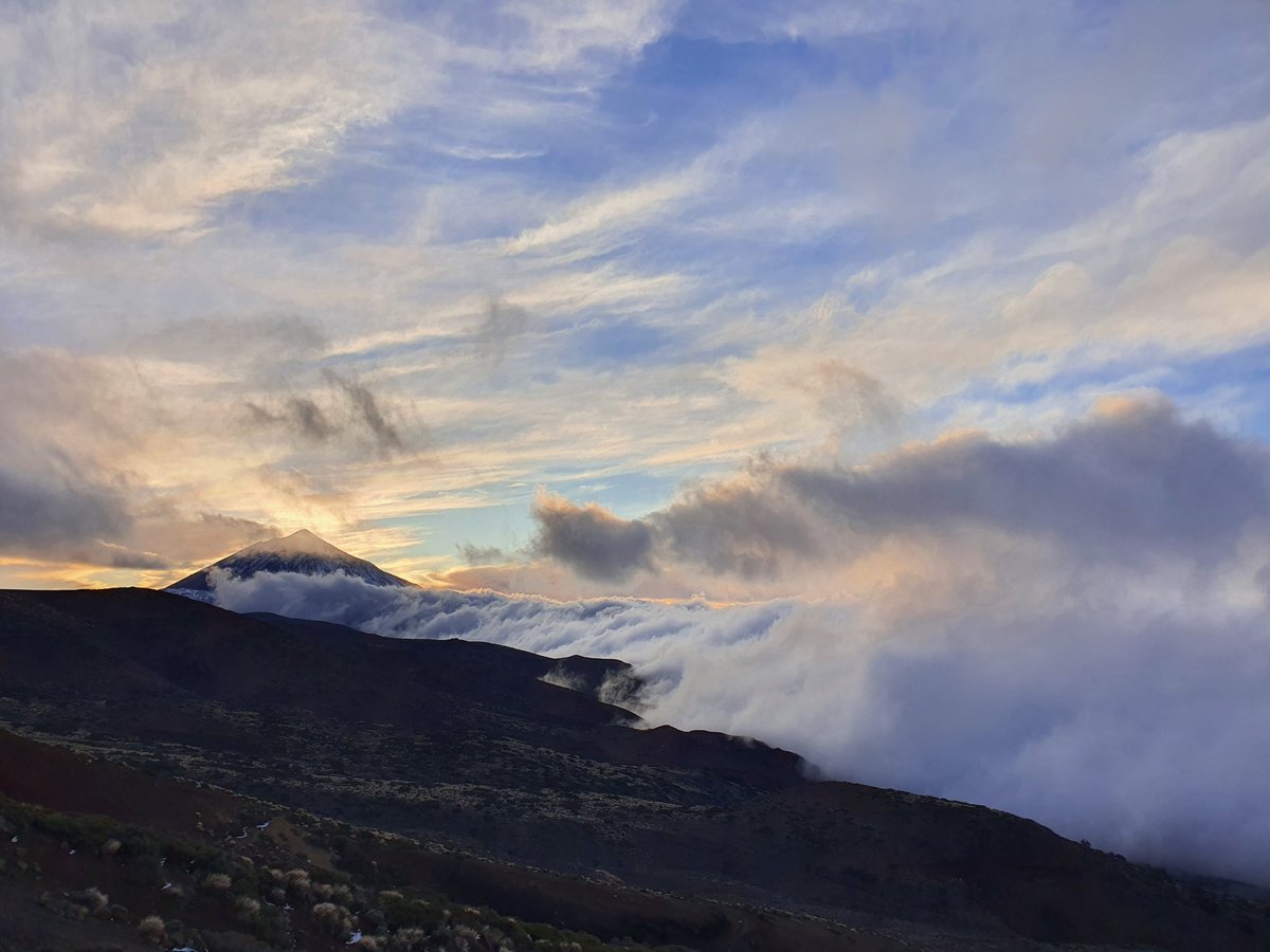 ¡Qué bonito eres! 🥰

#Teide
#Tenerife
#ParqueNacionalDelTeide