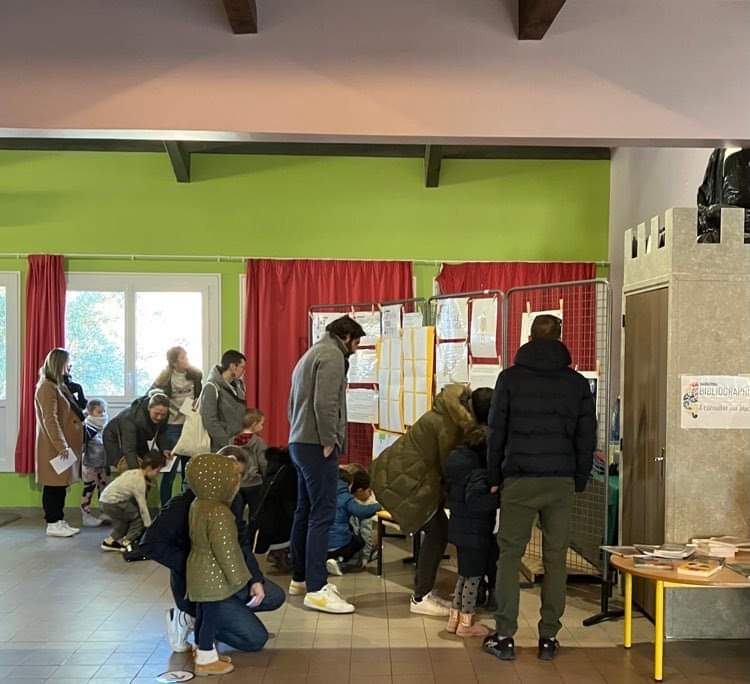 NeuroEducation à l'école mater. de Teyran. Bravo aux élèves nombreux avec leurs parents. Au programme, entraîner sa mémoire, faire résister son cerveau, déjouer les illusions d'optique...  Merci aux enseignantes, @cardieMontpell1 et à la commune.
<a href="/34Dsden/">DSDEN 34</a>