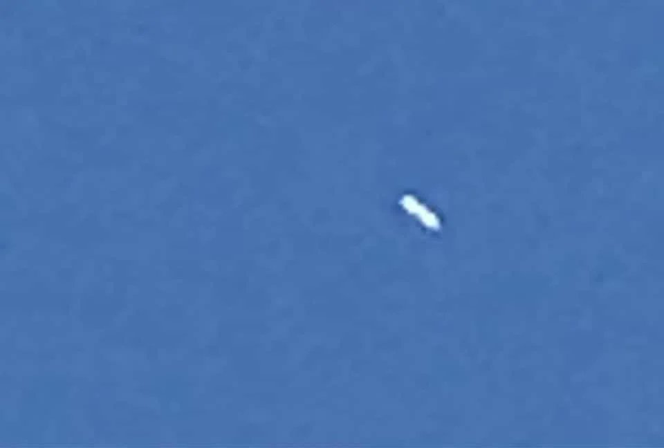 Political Rock on Twitter: "BREAKING: Weird alien lasers are coming down into Cumtown Alaska where the white cylindrical UFO was shot down. #UFOshotdown #UFOs #UFOSightings #AlaskaUFO #AlaskaObject #GOP #ElonMusk https://t.co/gw8cppHdH3" / Twitter