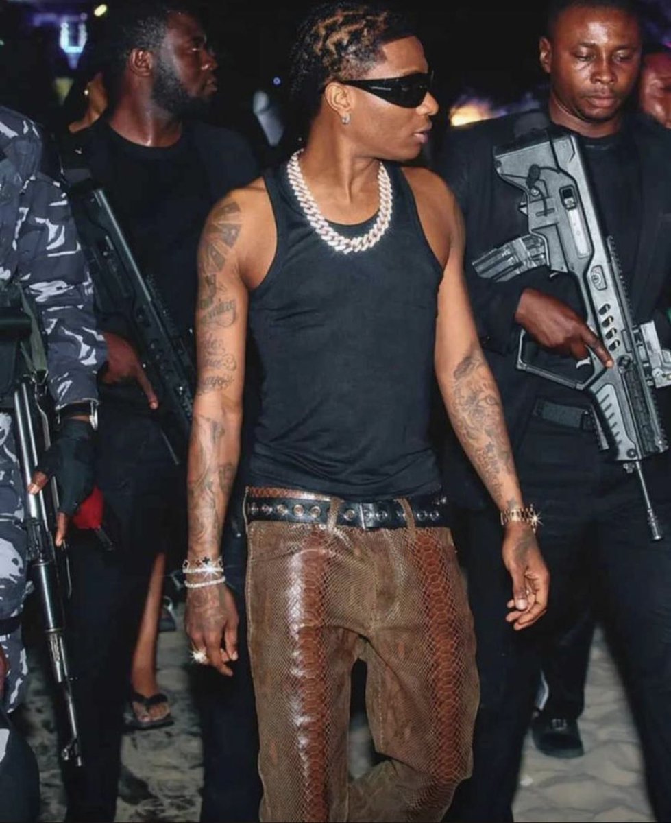 For a artist of his caliber. That’s the kinda security team he should be working with. Common guys just by watching the video I could see the guy coming from other side of the road. #CCTV