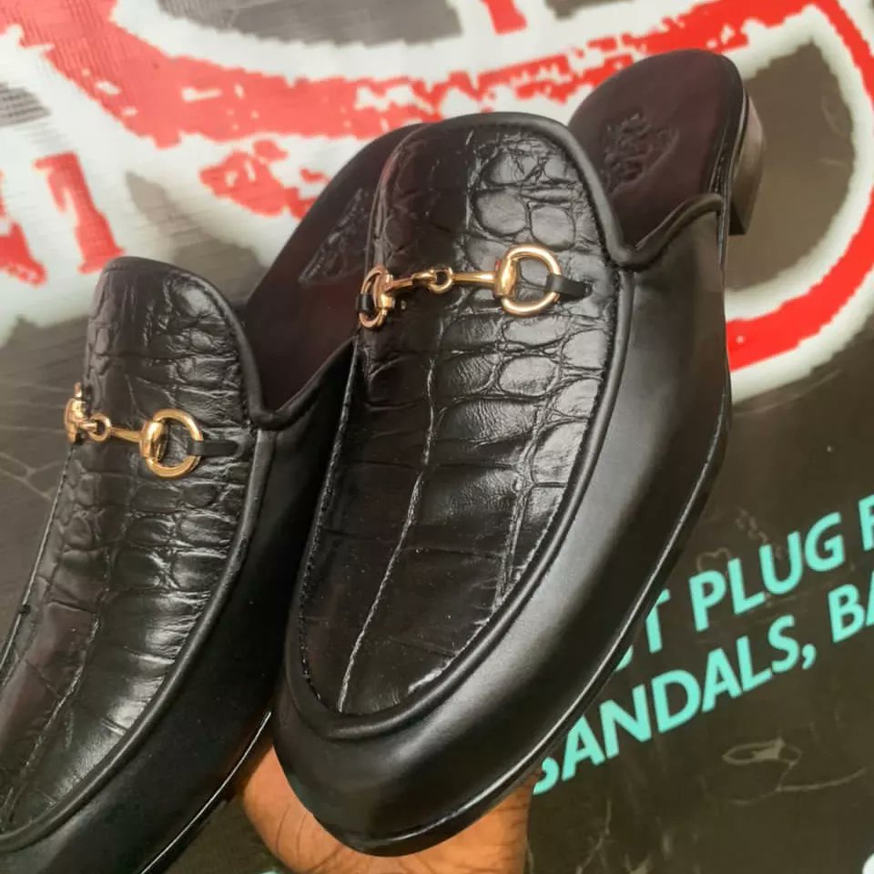 temitopeolukole's tweet photo. Sunday and Owanbe Shoes on your Outfit...

Please help to Promote and Patronize a Lazy Nigerian Youth Handmade Footwears.

All sizes 38 to 47.

#EndSARS Maxi Iheanacho "Sack Potter" SAPS "My President" #Yvonne Davido Qudus "Mudryk and Madueke" "Tinubu and APC" https://t.co/6yJWnAERDY