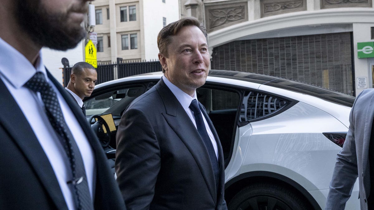 ImageBuilding's tweet image. Elon Musk Resorts To Asking Users To ‘Like&apos; Competing Electric Car Ad On Twitter  bit.ly/3lvr7GN #imagebuildingmedia