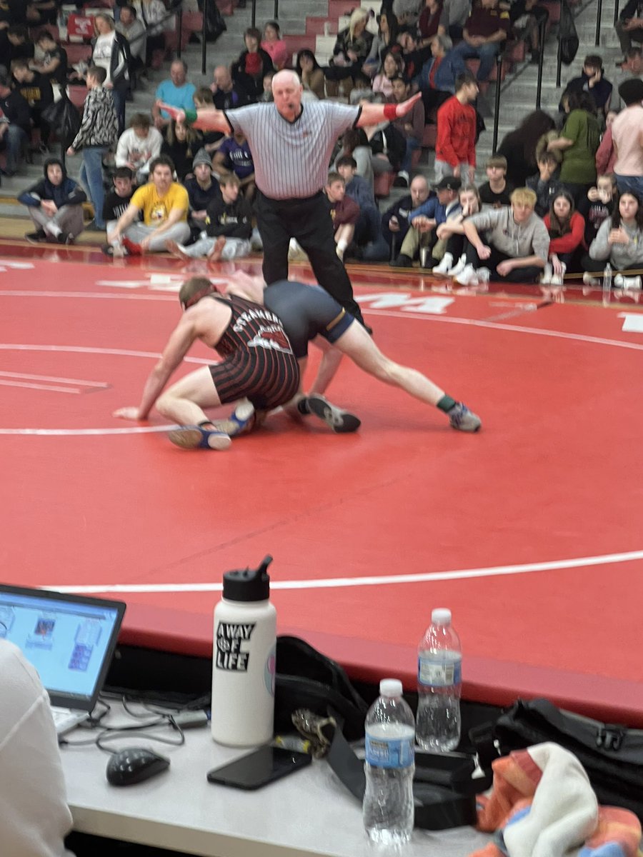 FHSJeffParsons's tweet photo. Zane Pannell just pinned the defending State  Champion from Yorkville Christian and will be advancing to state next weekend at 170! Congrats Zane Steamer Nation is proud of you! Up next Braiden Damhoff! @ https://t.co/gmQiJVnQJ3