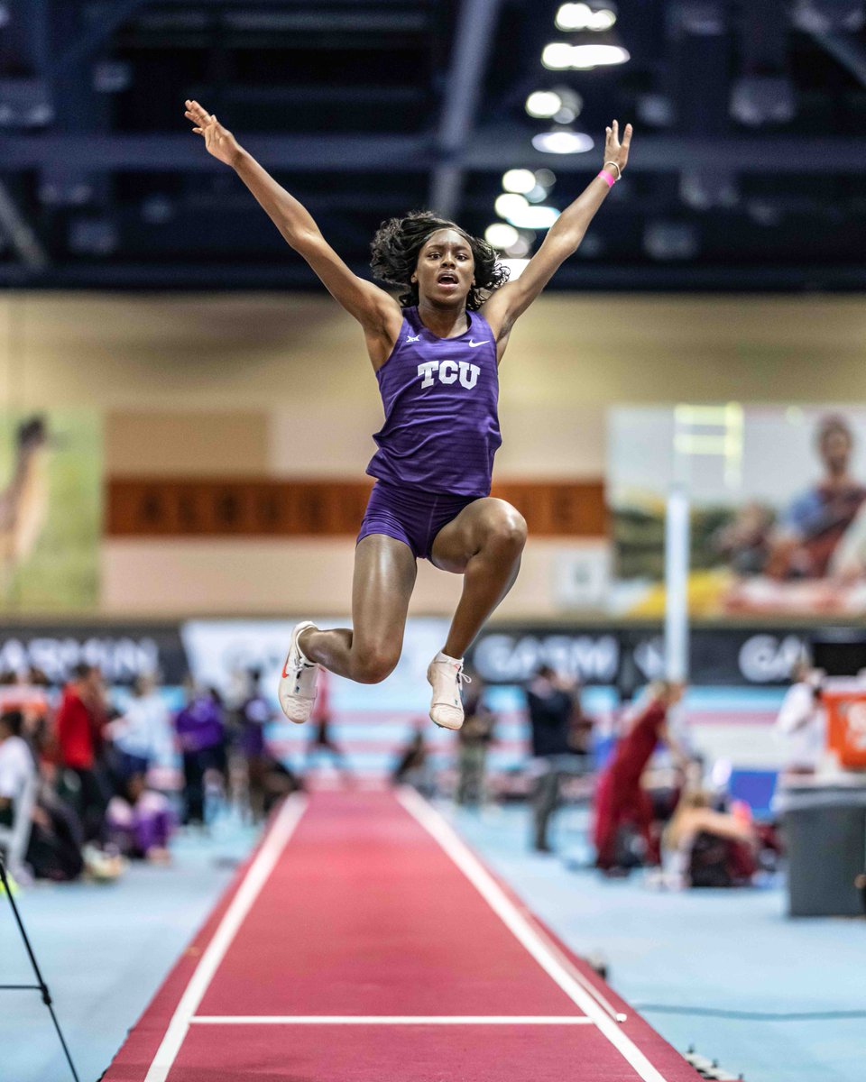 TCUTrackField's tweet photo. Ke'yona Gabriel places fourth overall in the women's triple jump 🔥 She leaps a mark of 12.23m (40-1.50)!

#GoFrogs https://t.co/04LZIzEBPA