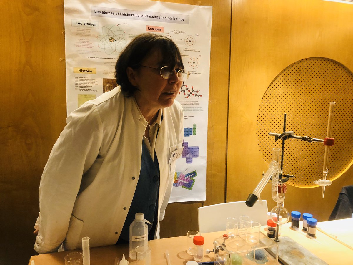 CNRSchimie's tweet photo. Le @VillageChimie c’est fini, un grand merci à @Dr_curieosity @PradalAlexandre @PeyrasSimon @JeremyForte89 Valérie Marvaud, Élodie David, Edwyn Remadna, Regina Maruchenko @Polymers_SU #IPCM et Céline Roux-Byl #LPEM https://t.co/FMWVdsUDfv