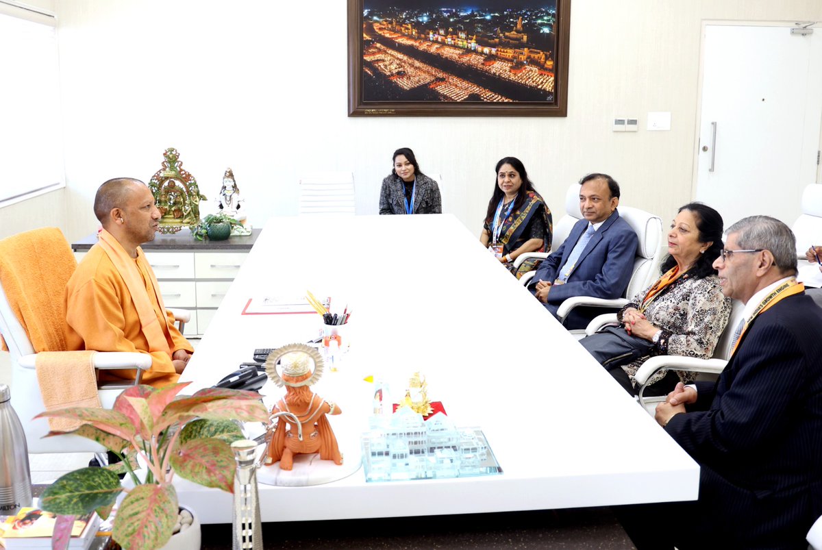 <a href="/EUChambers/">EU Chambers</a> delegation led by <a href="/RenuShome/">Renu Shome</a> had an opportunity to meet the Hon'ble CM <a href="/myogiadityanath/">Yogi Adityanath</a>  <a href="/GovernmentOfUP/">उत्तर प्रदेश सरकार</a> at the UP Global Investors Summit. The delegates spoke about projects/ investment in logistics, railway, textile, renewable energy, film making etc. 
#UP #UPGIS