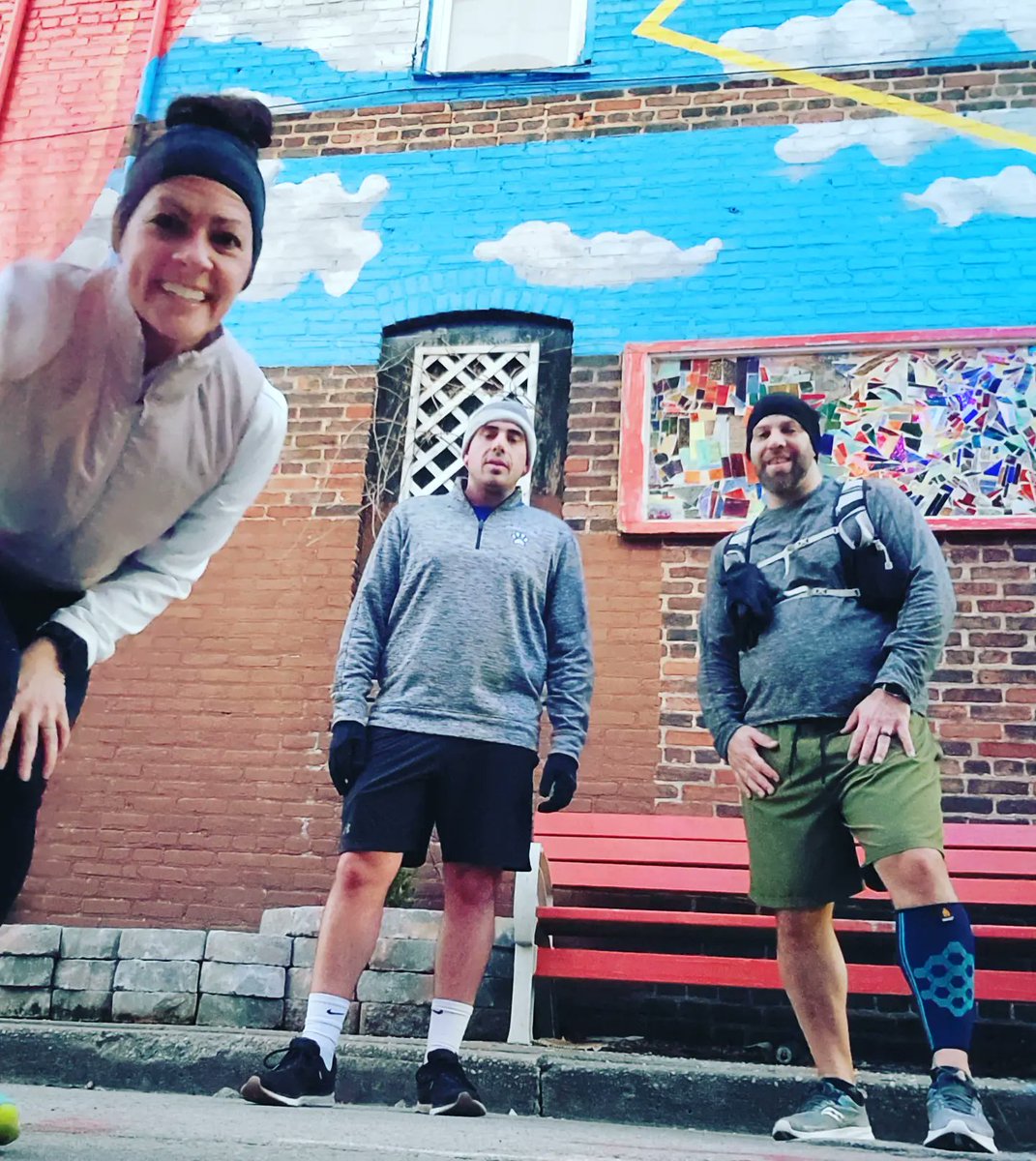 runSue19's tweet photo. Saturday long run vibes!👊
#bmoreruns #longrun #loveyourrun #TeamUltra #JoyWins #RunForUltra #aer2023 #bibrave #bibravepro #madein81 #runnergirl #halfmarathontraining https://t.co/Z37lVbUXvk
