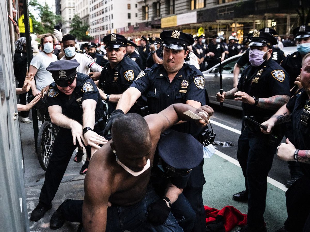 caelynspm1's tweet photo. Imagine believing that black police officers will help you and protect you, but they do not. They brutally beat you and kill you. https://t.co/cxaBOmpcoB
