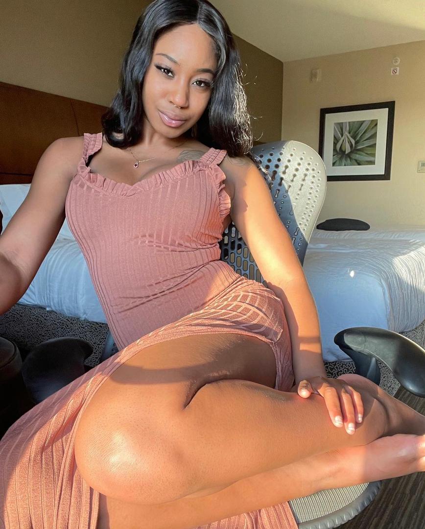 Oh quelle soirée !!🩸
Très chaude pour faire des réels à bas prix 🥳🌹 pour soulager mes clients 🌹
Viens te vider les couilles 
Sex cam ☑️ ainsi que mes packs de nudes hot ☝🏾🤨 sont également disponibles 🌱
snapchat.com/add/leslie_ine…