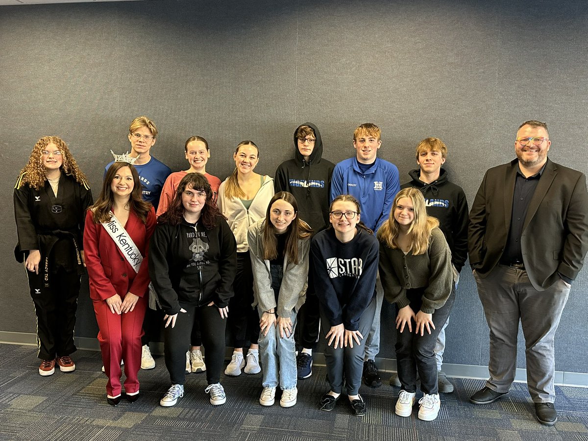 nise_nky's tweet photo. We were honored to have Miss Kentucky, @hannahedelenky and KY Teacher of the Year, @WillieETCarver speak about their advocacy and public service journey. Who and what you can become when you follow passions, believe in your values and are true to yourself. #beanisehuman https://t.co/W5axsoiVQ7