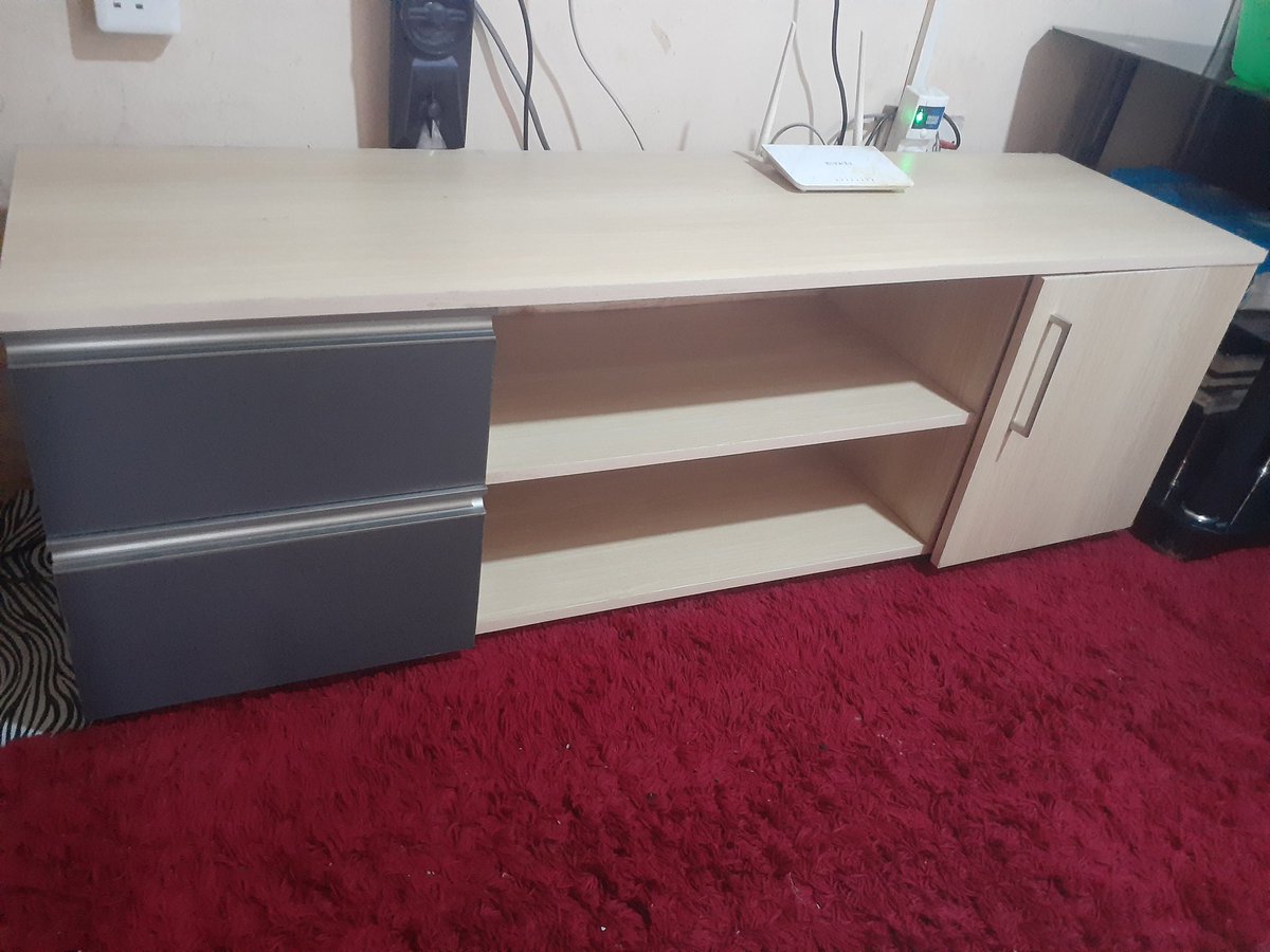 WorkspaceInter1's tweet photo. Customized TV cabinet 

Enough storage✔
Modern✔
Affordable ✔

Place your order today
WhatsApp/ Call 0782257573 https://t.co/vQV0sGPPwU