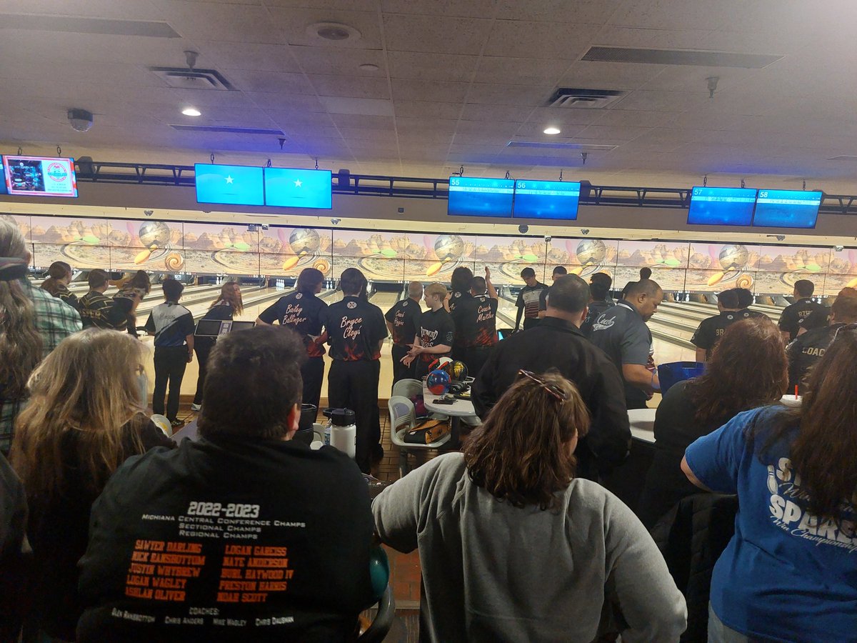 mayordavesnow's tweet photo. Watching Richmond High School Men's Bowling today at Western Bowl in Indianapolis. What a great team! Thank you for the invite. These guys are certainly representing Richmond with grit. Go, @wearrrichmond !! https://t.co/uOHnET6Z7u